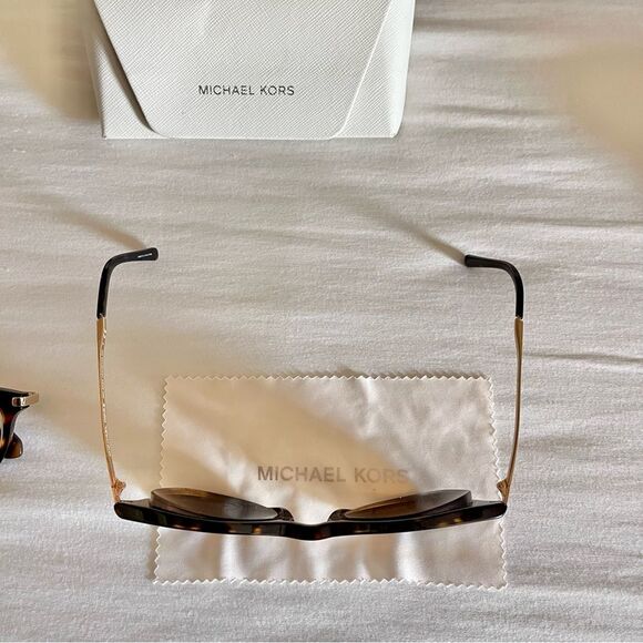 Michael Kors Tortoise Sunglasses with Gold Accents round brown lens rx - Picture 3 of 6